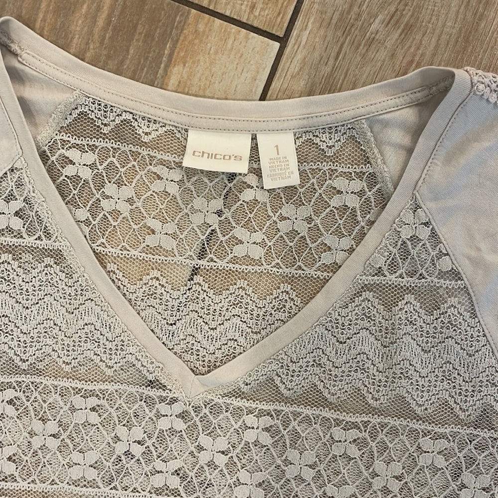 Chicos Top - Picture 2 of 3